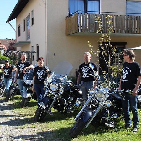 Vronis Ferienwohnungen Muhlingen Buitenkant foto