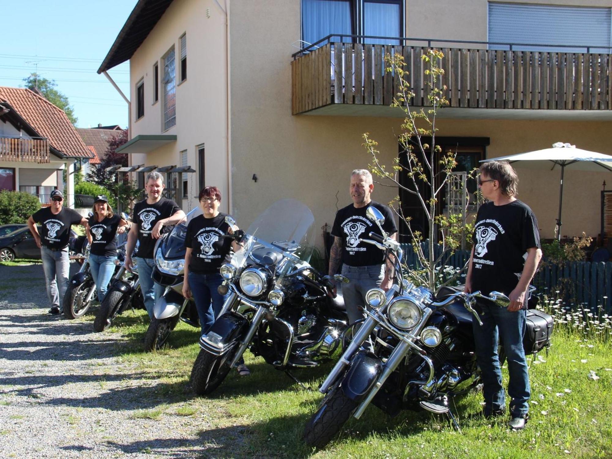 Vronis Ferienwohnungen Muhlingen Buitenkant foto