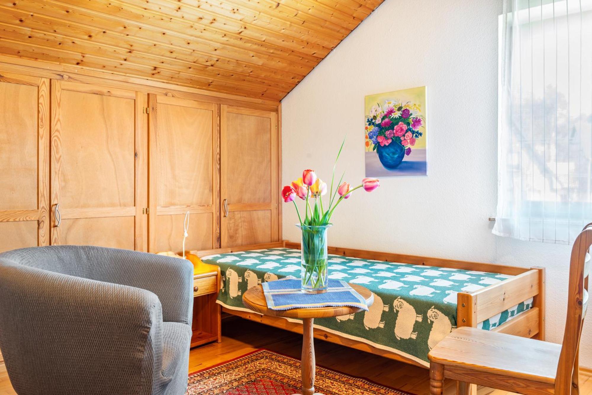 Vronis Ferienwohnungen Muhlingen Buitenkant foto